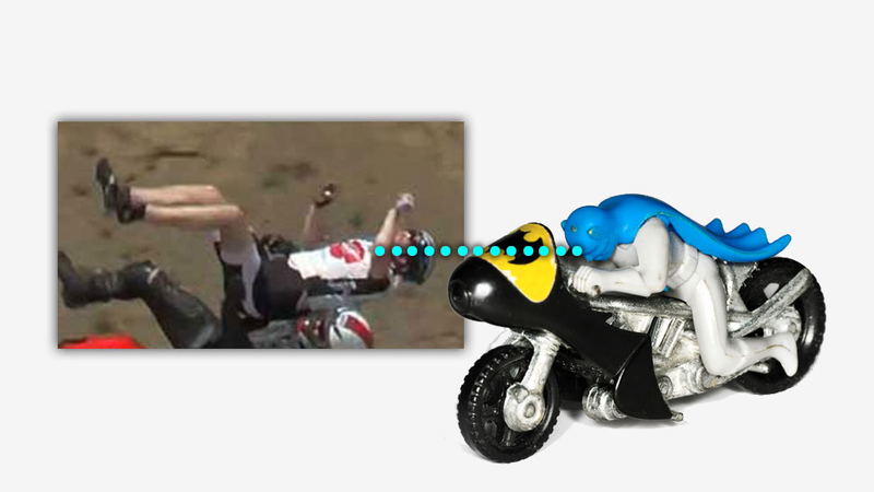 Illustration for article titled Bizzarre Motorcycle-Bicycle Wreck Makes People Look Like Toys